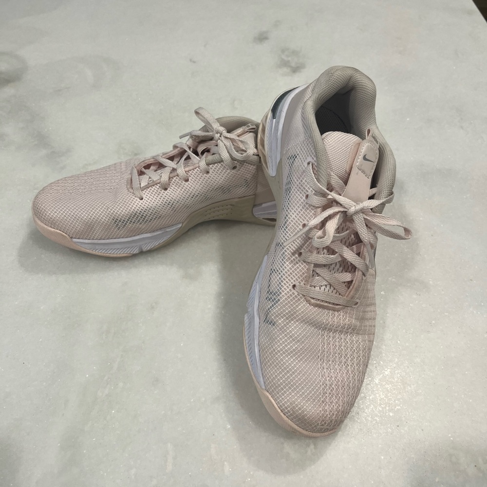 Nike women’s Metcon, light pink, size 9